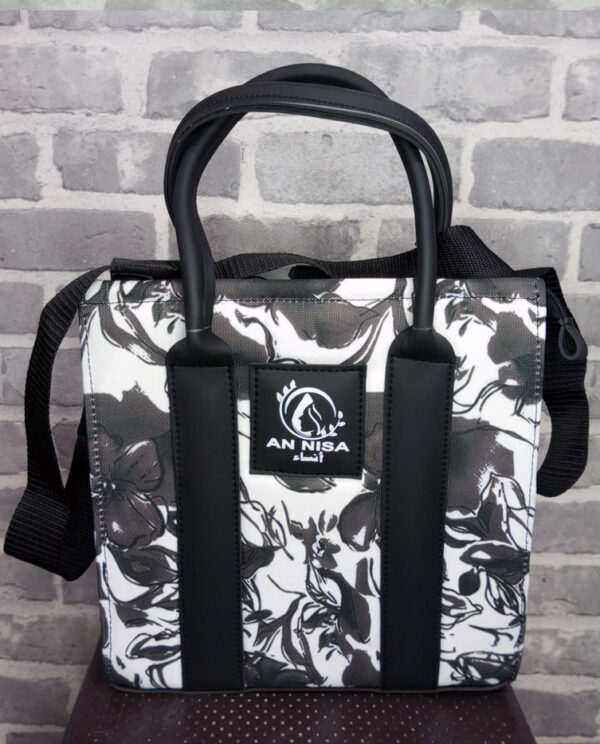 Iconic Diamond Black Travel & Work Tote Bag – Stylish & Spacious for Women