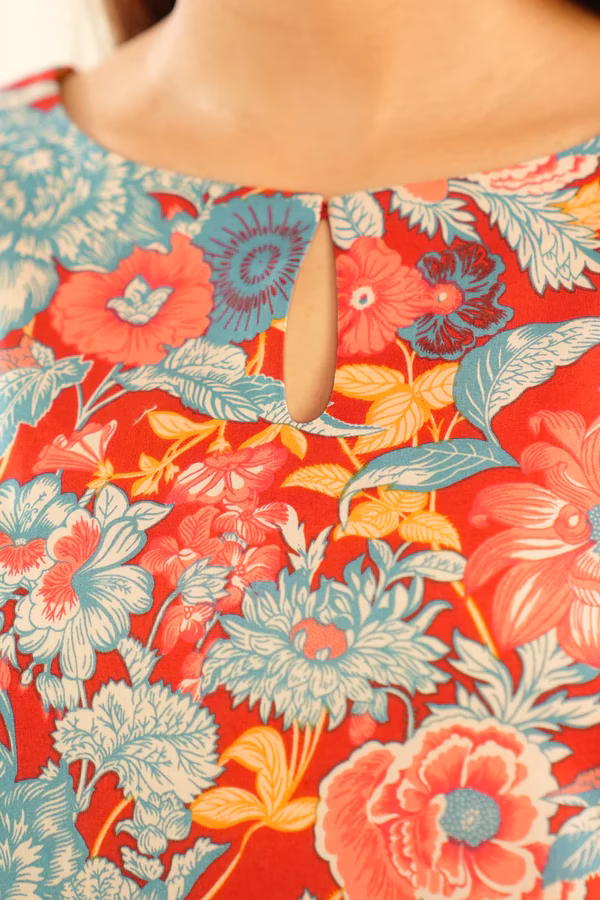 Unstitched 3-Piece Lawn Suit – Mid Red | Saya | Annisafashion - Image 5