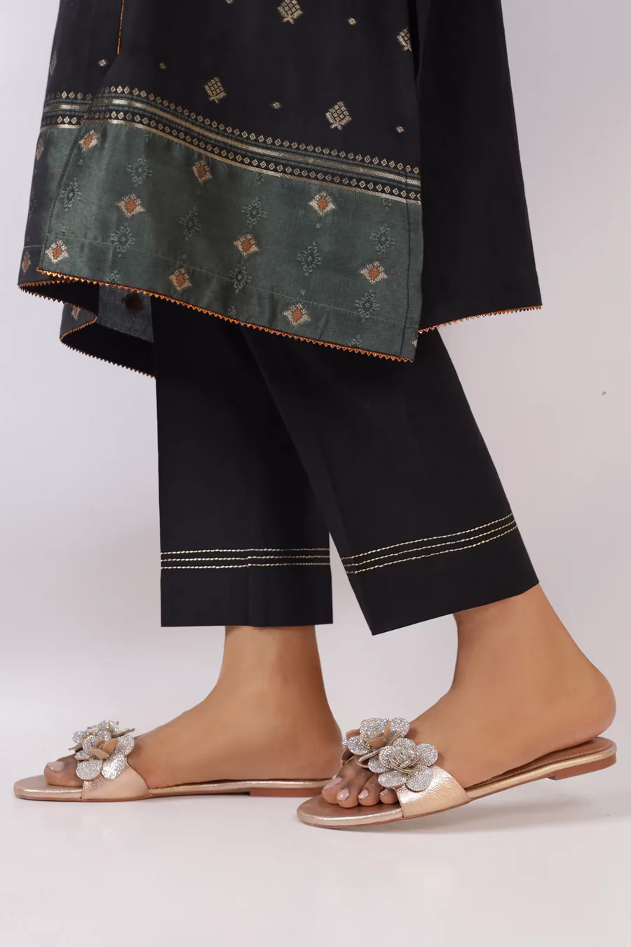 Unstitched Jacquard Cotton 3 Piece Suit- Black | Saya | Annisafashion - Image 6